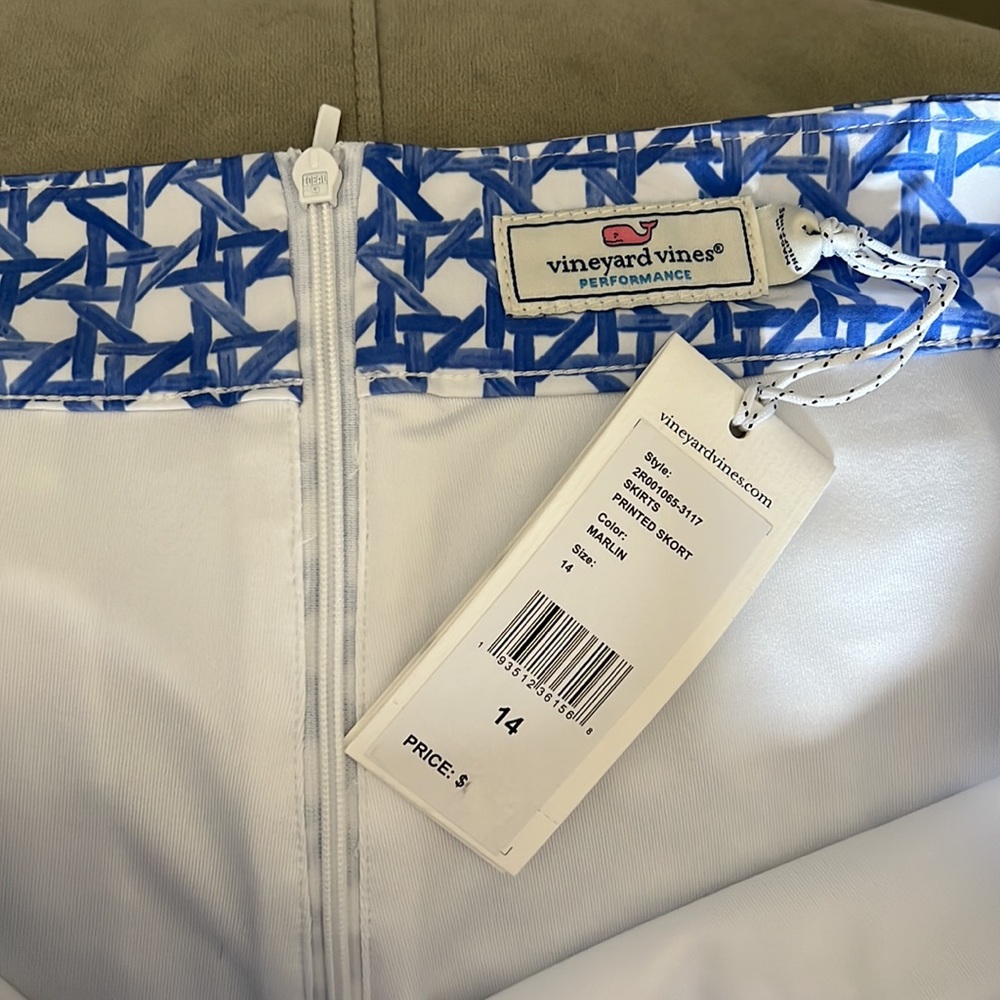 NWT Vineyard Vines Golf Skort - Picture 4 of 7